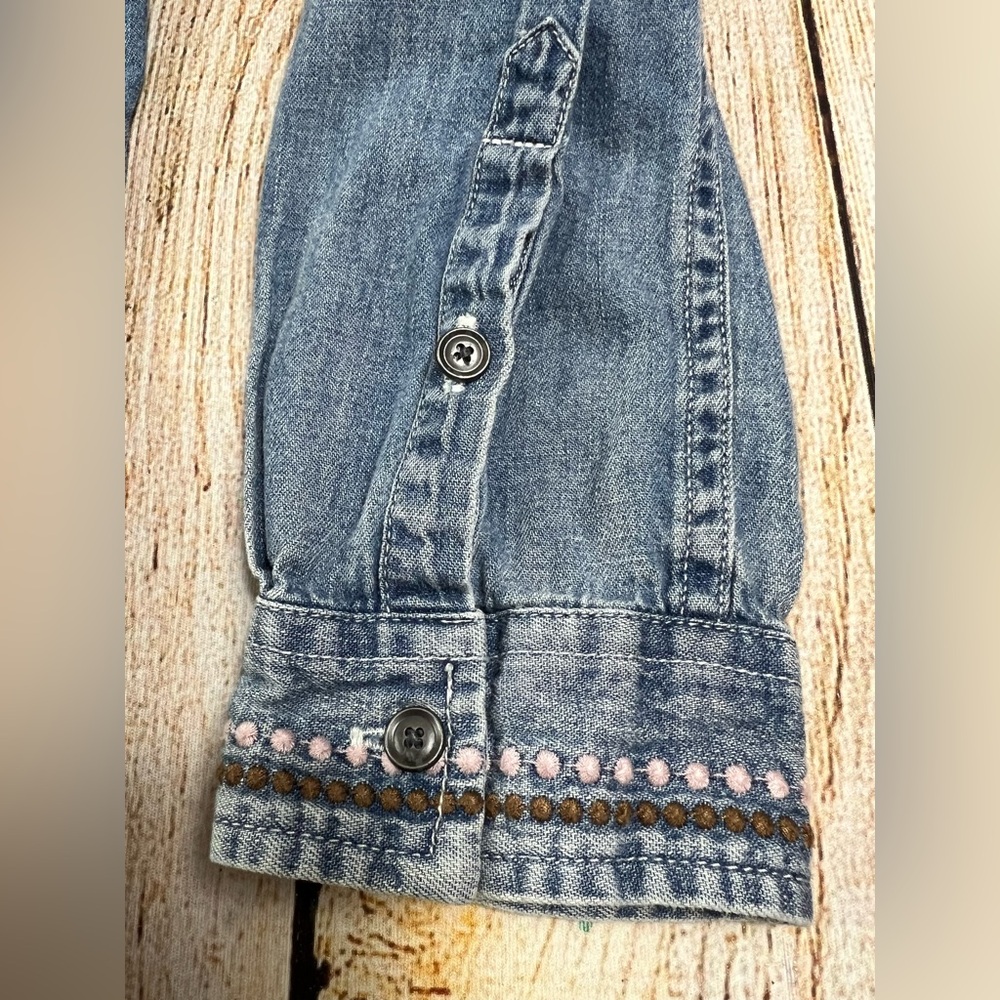 Women's ORVIS Button Up Embroidered Light Denim Shirt Long Sleeve Size Large - Picture 5 of 7
